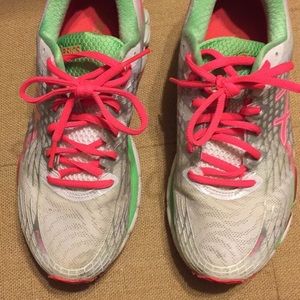 Gorgeous Gel Nimbus 17! Only worn a few times